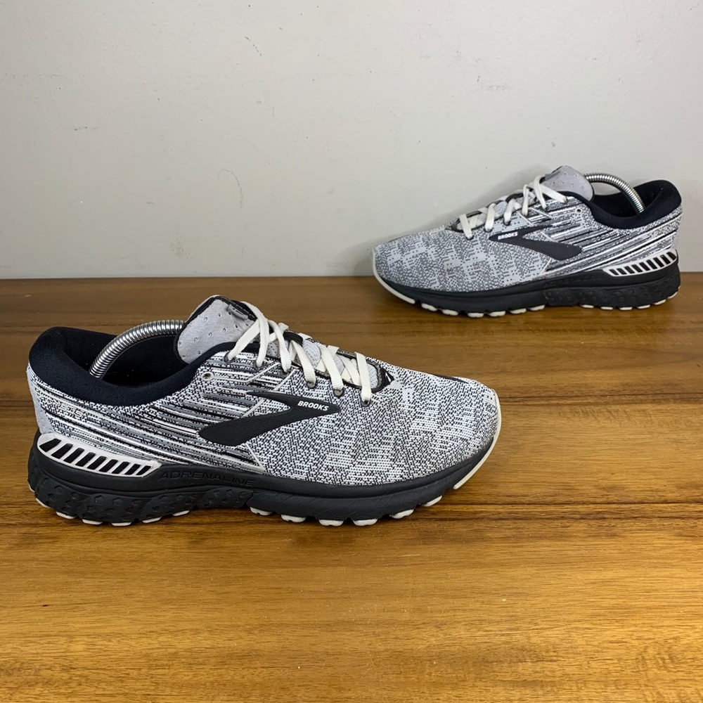 Brooks Adrenaline GTS 19 Womens Athletic Shoe